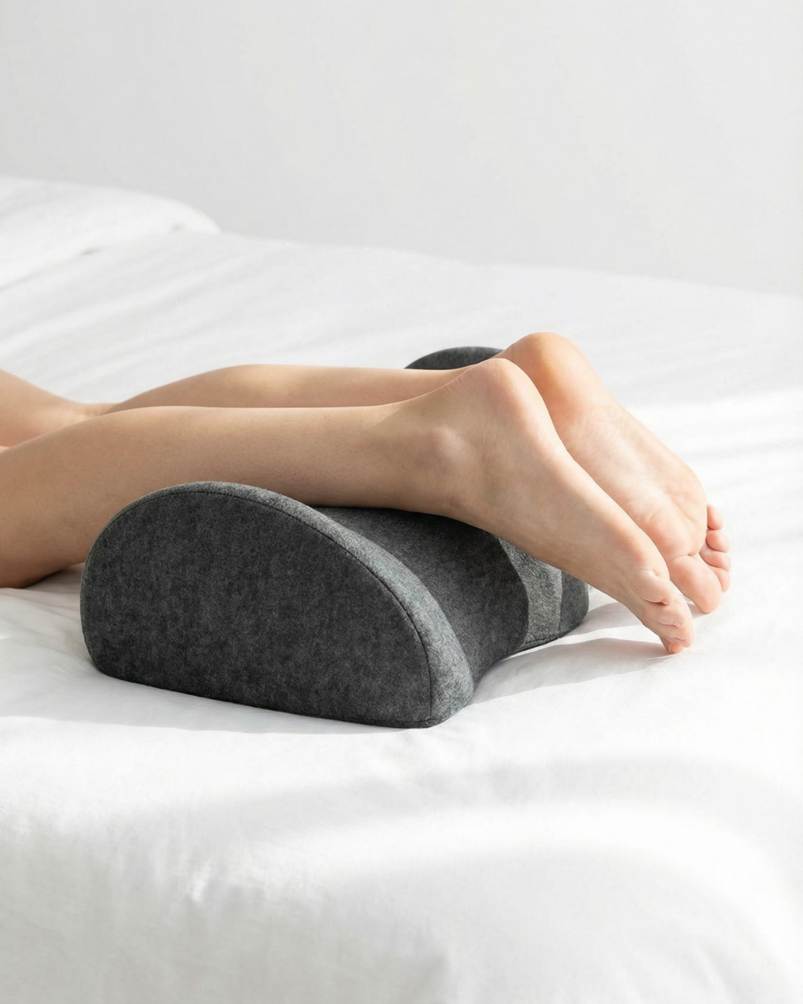 Knee Alignment Sleep Pillow for Comfortable Rest - Image 5
